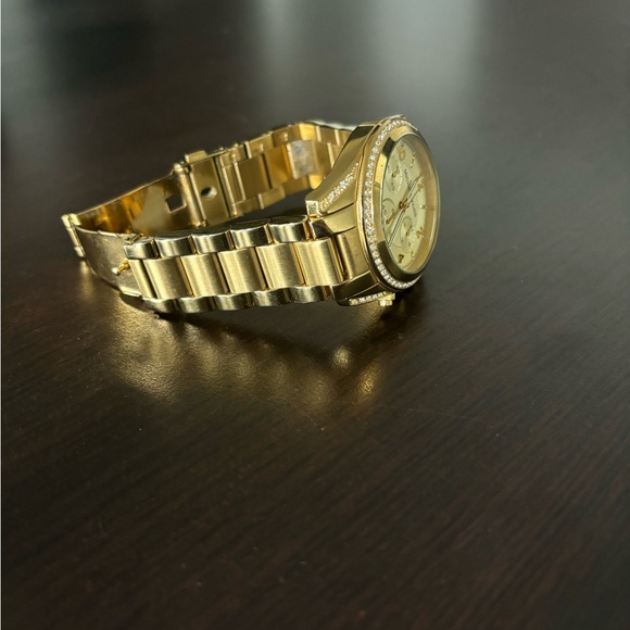 Michael Kors luxury quartz watch. - Picture 2 of 3